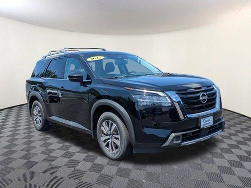 2022 Nissan Pathfinder SL