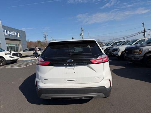 Oxford White 2022 Ford Edge SEL