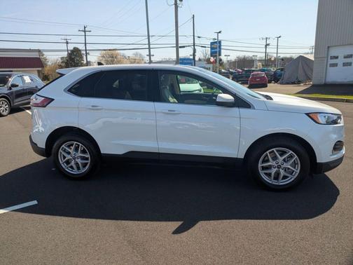 Oxford White 2022 Ford Edge SEL
