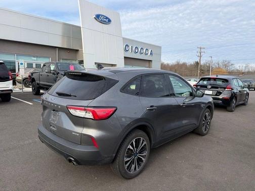 2022 Ford Escape SE