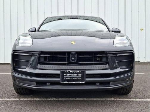 2025 Porsche Macan 