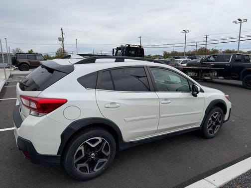 Crystal White Pearl 2018 Subaru Crosstrek 2.0i Limited
