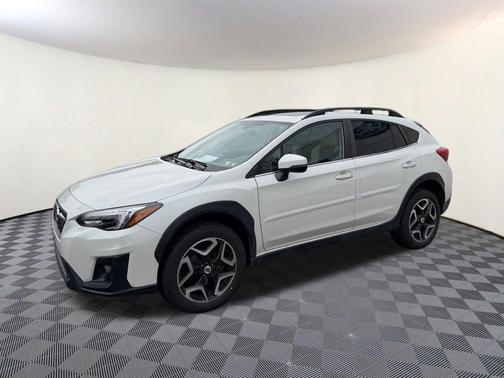 Crystal White Pearl 2018 Subaru Crosstrek 2.0i Limited