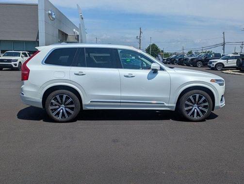 2023 Volvo XC90 B6 Plus 7-Seater