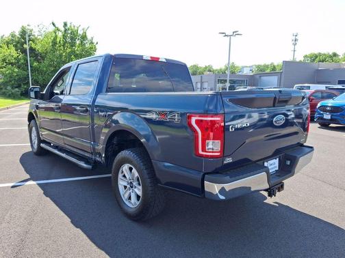 Blue 2015 Ford F-150 XLT