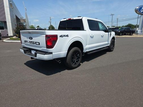 Oxford White 2025 Ford F-150 XLT