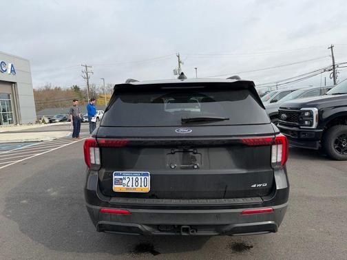 Black Metallic 2025 Ford Explorer ST-Line