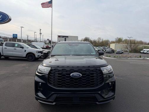 Black Metallic 2025 Ford Explorer ST-Line