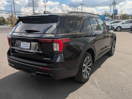 Black Metallic 2025 Ford Explorer ST-Line