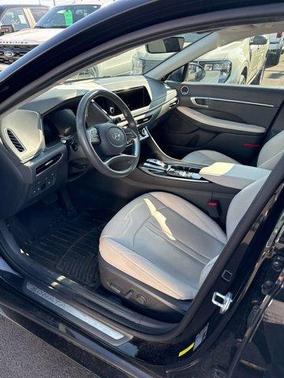 2022 Hyundai SONATA Hybrid Limited