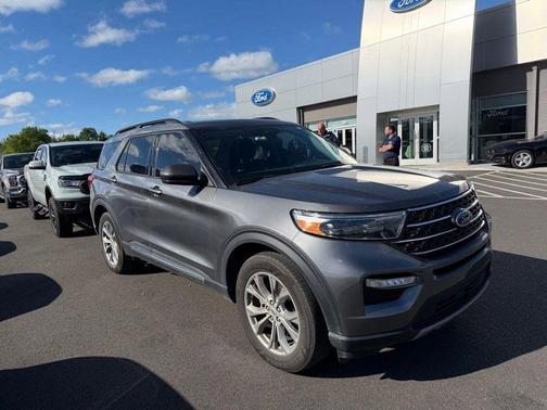 Gray Metallic 2023 Ford Explorer XLT