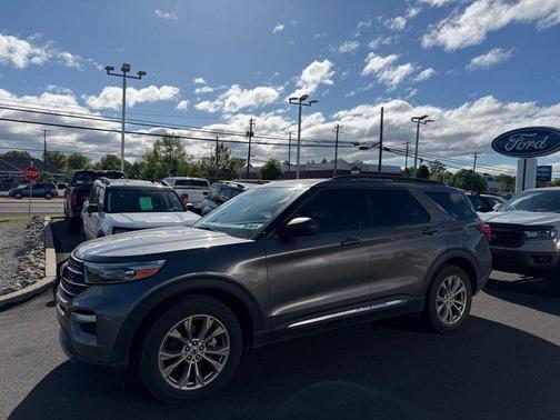 Gray Metallic 2023 Ford Explorer XLT