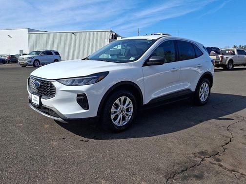 Oxford White 2023 Ford Escape Active
