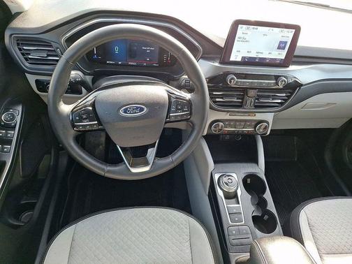 Oxford White 2023 Ford Escape Active