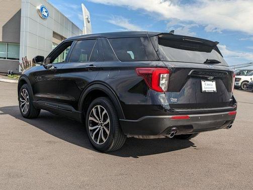 2022 Ford Explorer ST-Line
