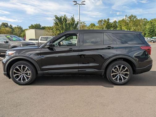 2022 Ford Explorer ST-Line