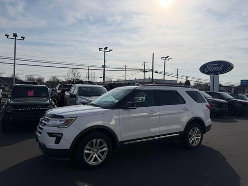 Oxford White 2018 Ford Explorer XLT