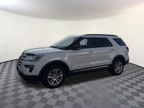 Oxford White 2018 Ford Explorer XLT