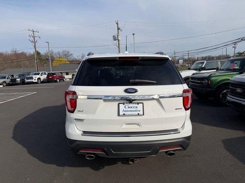 Oxford White 2018 Ford Explorer XLT