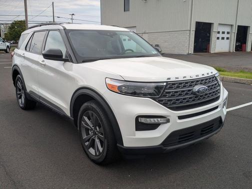 White Metallic 2023 Ford Explorer XLT