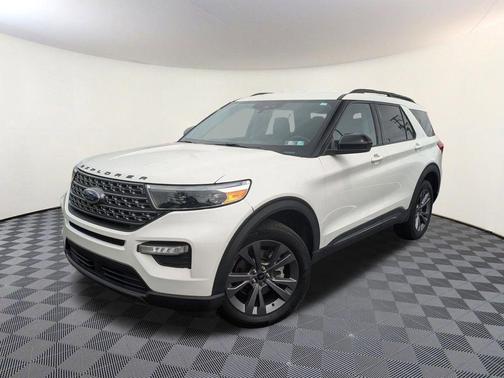 White Metallic 2023 Ford Explorer XLT