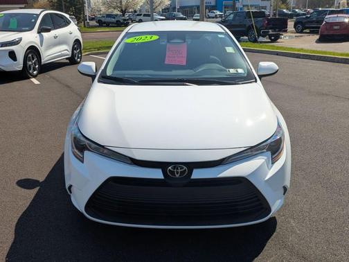 Ice 2023 Toyota Corolla LE