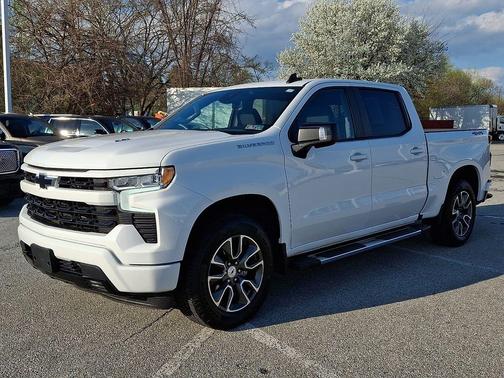 Summit White 2022 Chevrolet Silverado 1500 RST