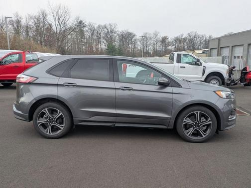 2022 Ford Edge ST
