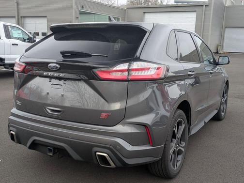 2022 Ford Edge ST