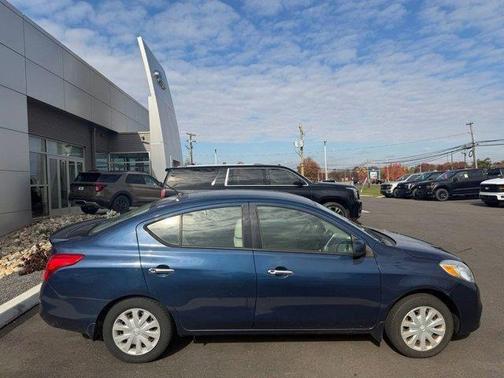 2014 Nissan Versa 1.6 SV