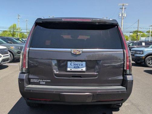 2016 Cadillac Escalade Luxury