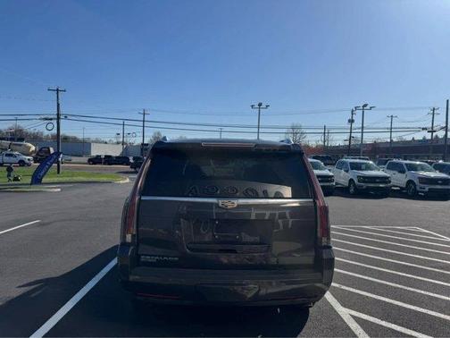2016 Cadillac Escalade Luxury