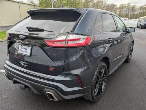 Blue Metallic 2022 Ford Edge ST