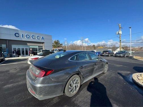 2020 Hyundai SONATA Hybrid Blue