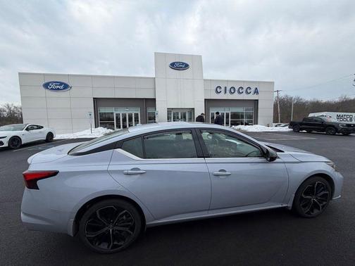 2023 Nissan Altima 2.5 SR