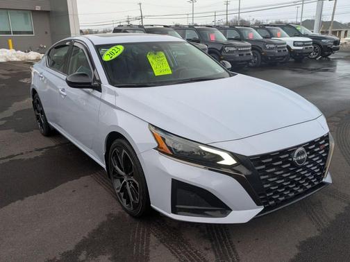 2023 Nissan Altima 2.5 SR