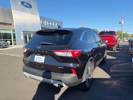 2020 Ford Escape Titanium Hybrid