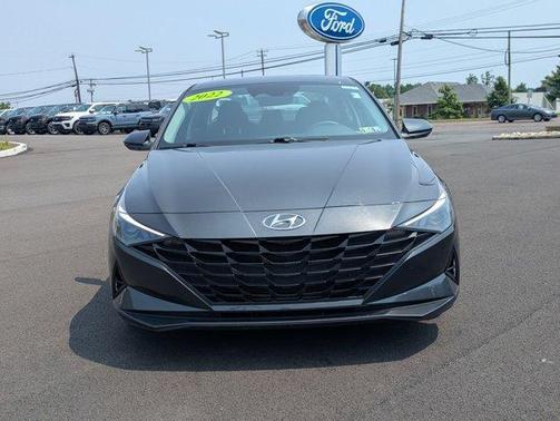 2022 Hyundai ELANTRA SEL