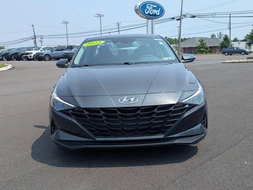 2022 Hyundai ELANTRA SEL