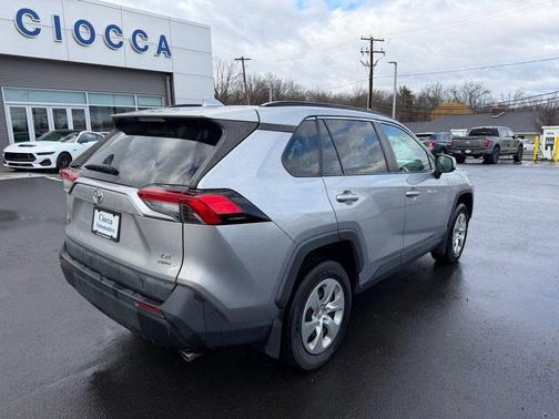 2019 Toyota RAV4 LE