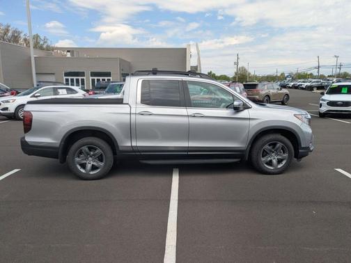 Lunar Silver Metallic 2023 Honda Ridgeline RTL