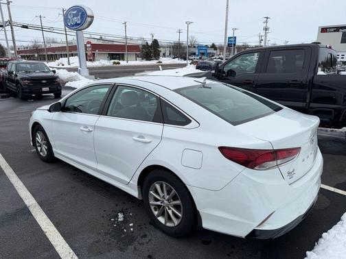 2018 Hyundai SONATA SE