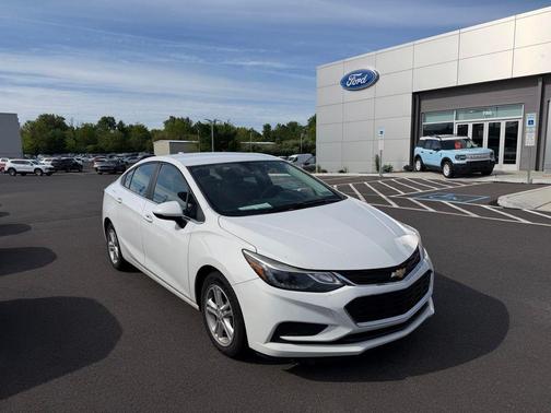 Summit White 2016 Chevrolet Cruze LT Automatic