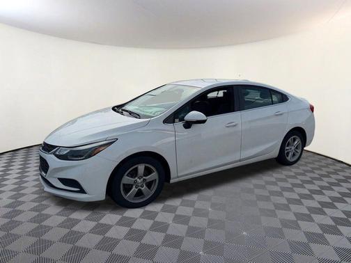 Summit White 2016 Chevrolet Cruze LT Automatic