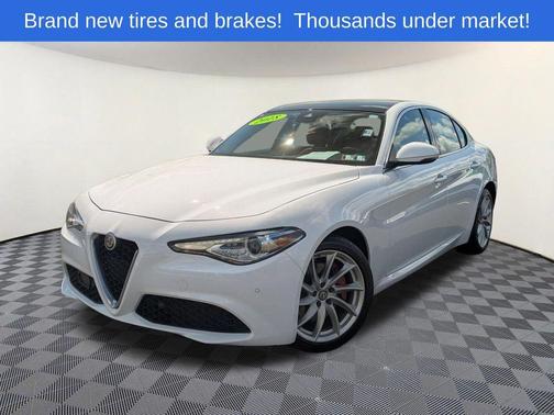 White 2018 Alfa Romeo Giulia Base