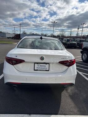 White 2018 Alfa Romeo Giulia Base