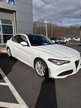 2018 Alfa Romeo Giulia Base