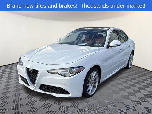 White 2018 Alfa Romeo Giulia Base