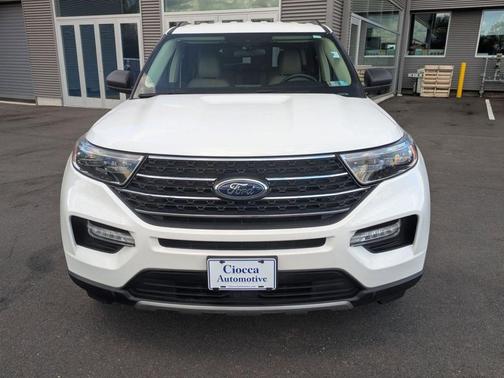 White Metallic 2023 Ford Explorer XLT