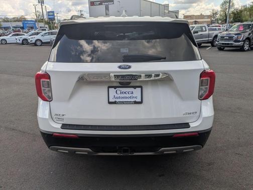 White Metallic 2023 Ford Explorer XLT